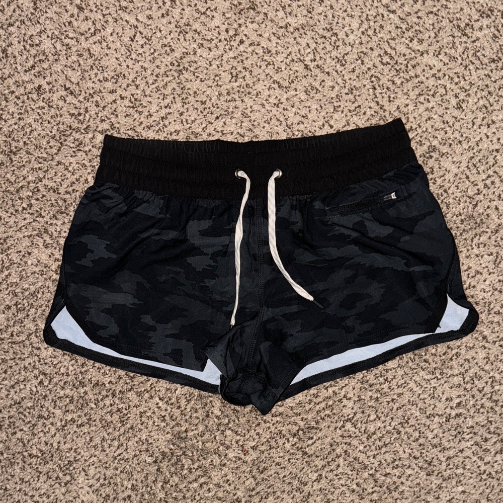 Vuori Black Camo Shorts size small